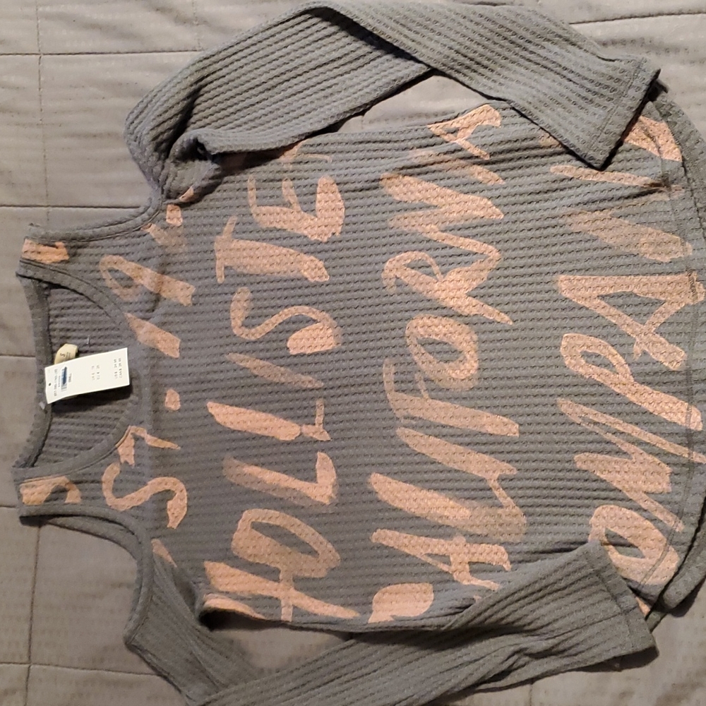 BNWT Hollister long sleeve shirt